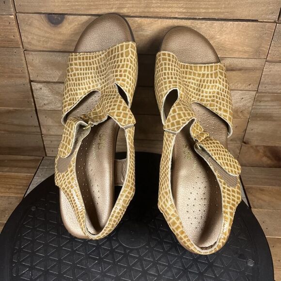 SAS Women's Size 8M Slingback Patent Leather Gold Block Low Heel Sandals Shoes - Picture 10 of 10